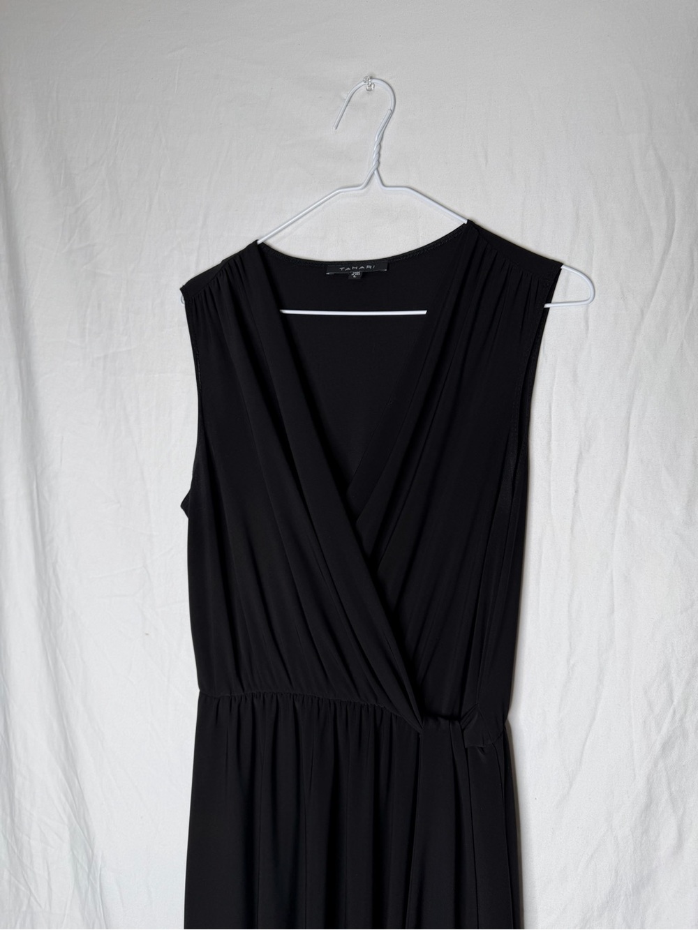 Tahari Black Wrap Dress V-Neck Sleeveless Jersey Stretch Formal Attire Size L
